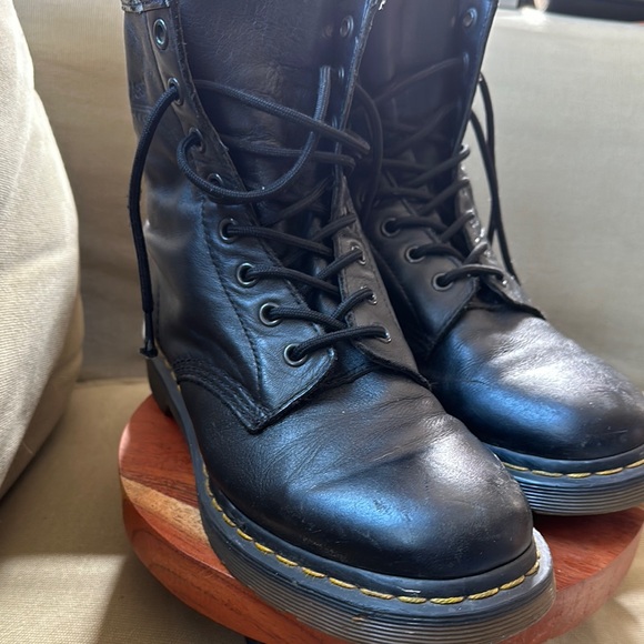 Dr.Martens Air Wair, bouncing sole boots - Picture 2 of 16